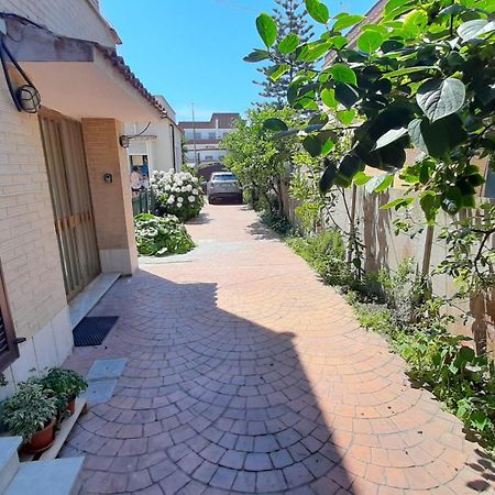 Comfy&Cozy Flat In Fiumicino Center Apartment Exterior photo